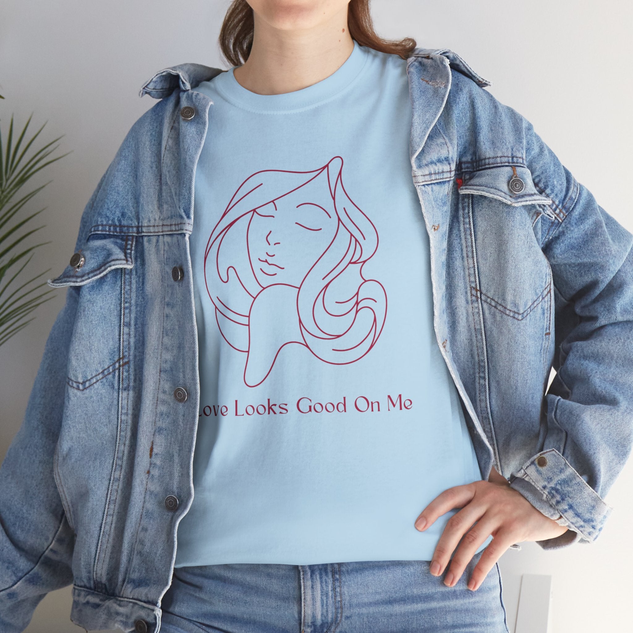 T-Shirt — 'Love Looks Good On Me' Minimal Line Art Tee